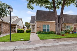 3113 Stonehenge Lane, Carrollton, TX 75006