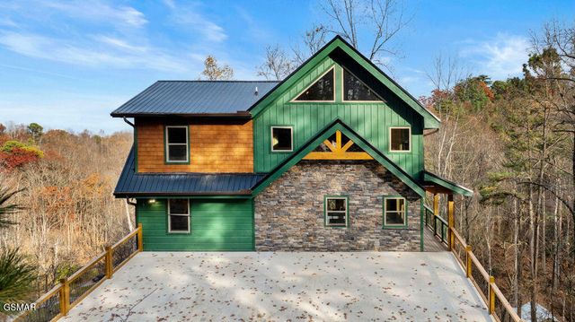 1857 Beach Front Drive, Sevierville, TN 37876