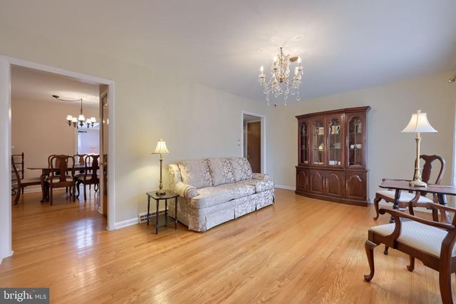 26 TENNYSON DR, Lancaster, PA 17602