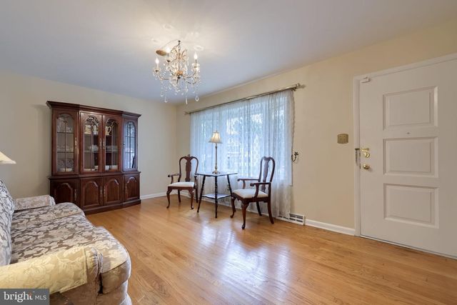 26 TENNYSON DR, Lancaster, PA 17602