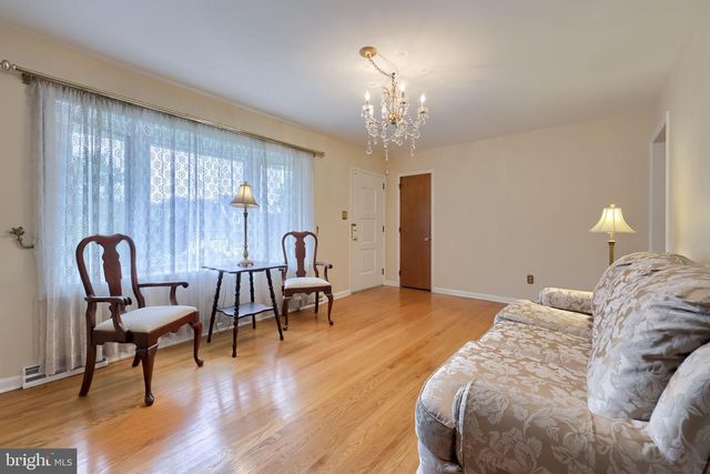26 TENNYSON DR, Lancaster, PA 17602