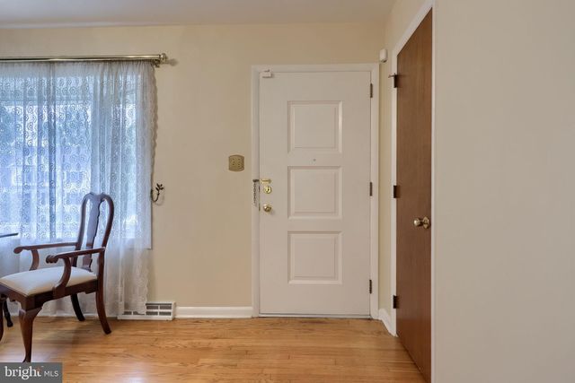 26 TENNYSON DR, Lancaster, PA 17602