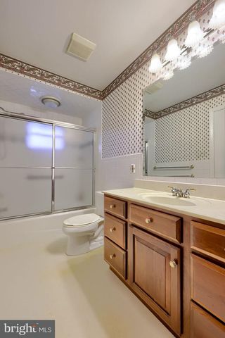 26 TENNYSON DR, Lancaster, PA 17602