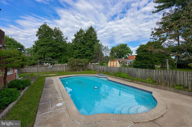 26 TENNYSON DR, Lancaster, PA 17602