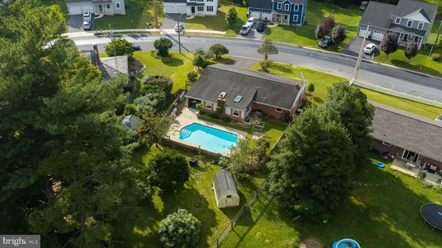 26 TENNYSON DR, Lancaster, PA 17602