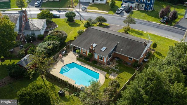 26 TENNYSON DR, Lancaster, PA 17602