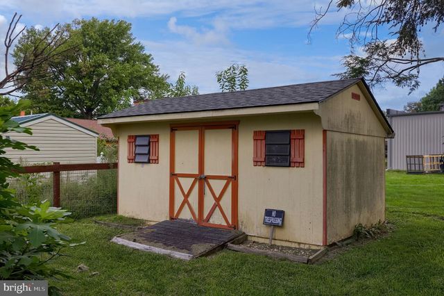 26 TENNYSON DR, Lancaster, PA 17602