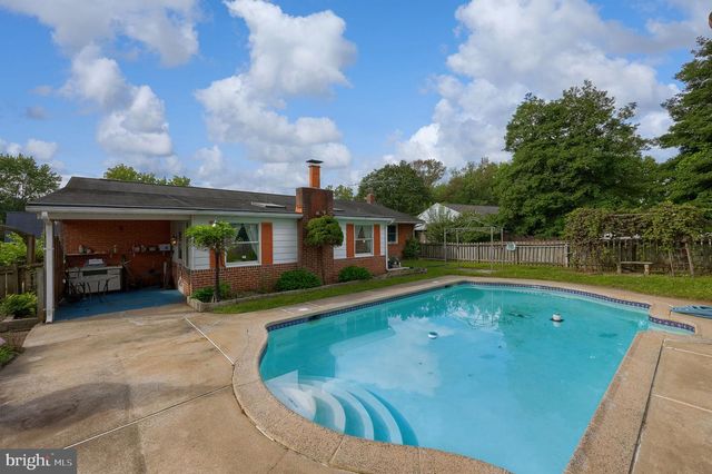 26 TENNYSON DR, Lancaster, PA 17602