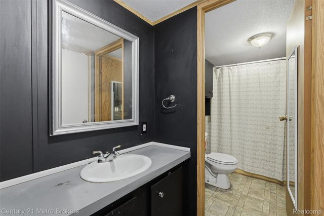 3009 Bay View Drive, Fenton, MI 48430