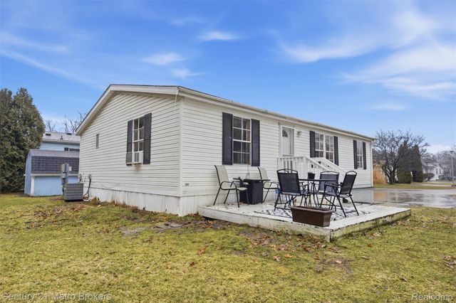 3009 Bay View Drive, Fenton, MI 48430
