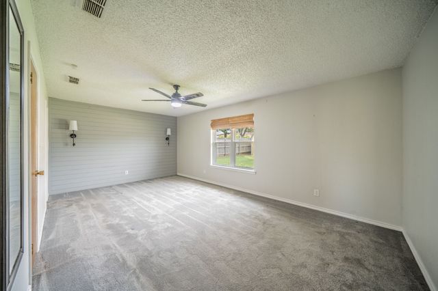 1300 Austin Street, Bowie, TX 76230
