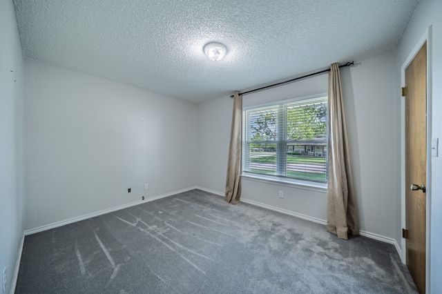 1300 Austin Street, Bowie, TX 76230