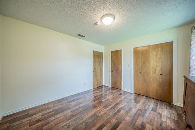 1300 Austin Street, Bowie, TX 76230