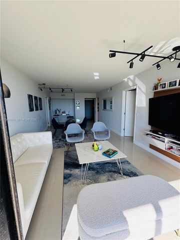 20335 W Country Club Dr 608, Aventura, FL 33180