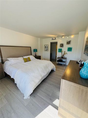 20335 W Country Club Dr 608, Aventura, FL 33180