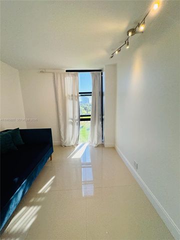 20335 W Country Club Dr 608, Aventura, FL 33180