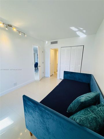 20335 W Country Club Dr 608, Aventura, FL 33180