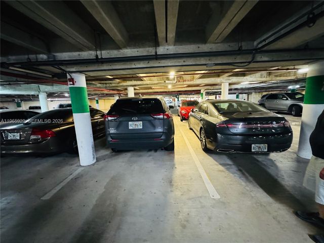 20335 W Country Club Dr 608, Aventura, FL 33180