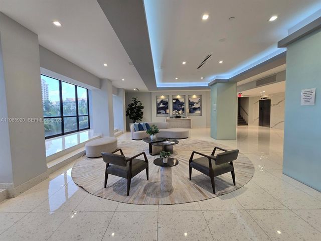 20335 W Country Club Dr 608, Aventura, FL 33180