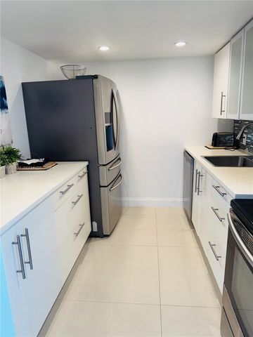 20335 W Country Club Dr 608, Aventura, FL 33180