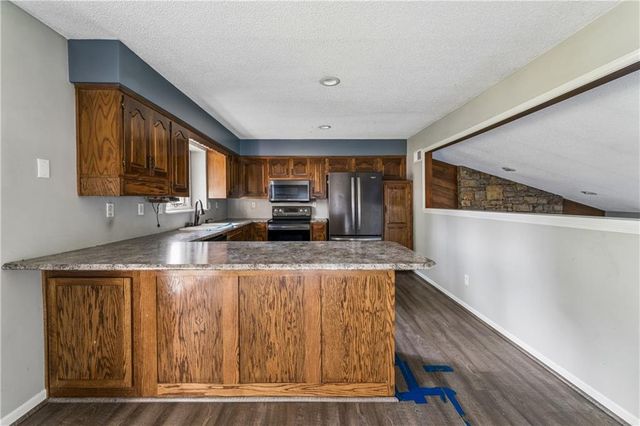 18820 E Hanthorne Drive, Independence, MO 64057