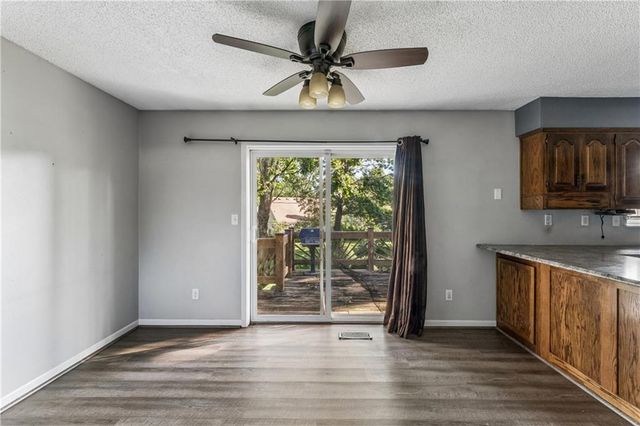 18820 E Hanthorne Drive, Independence, MO 64057