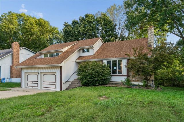 18820 E Hanthorne Drive, Independence, MO 64057
