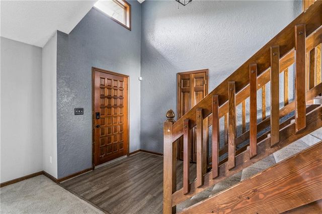 18820 E Hanthorne Drive, Independence, MO 64057