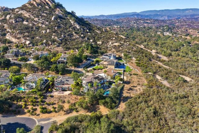 16793 Vista Summit Dr, Ramona, CA 92065