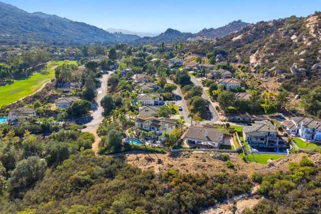 16793 Vista Summit Dr, Ramona, CA 92065