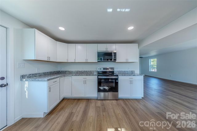 214 E Washington Avenue, Bessemer City, NC 28016