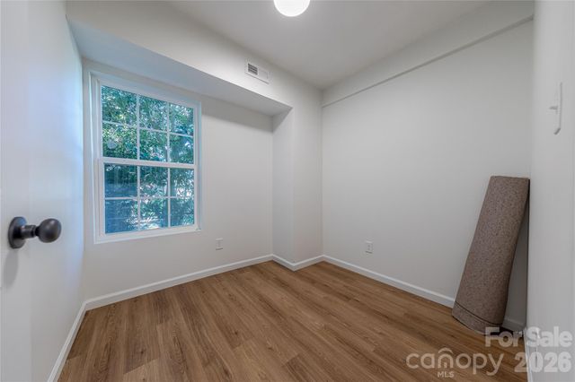 214 E Washington Avenue, Bessemer City, NC 28016