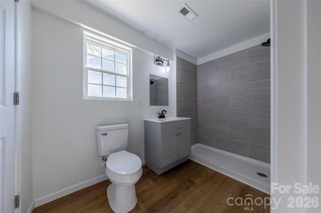 214 E Washington Avenue, Bessemer City, NC 28016