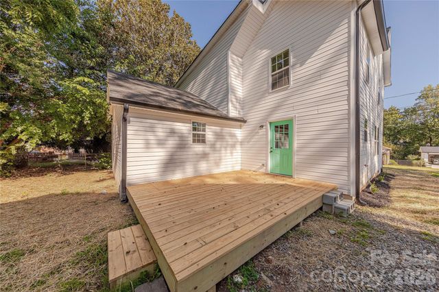 214 E Washington Avenue, Bessemer City, NC 28016