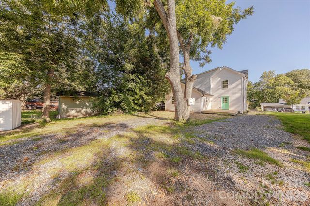 214 E Washington Avenue, Bessemer City, NC 28016