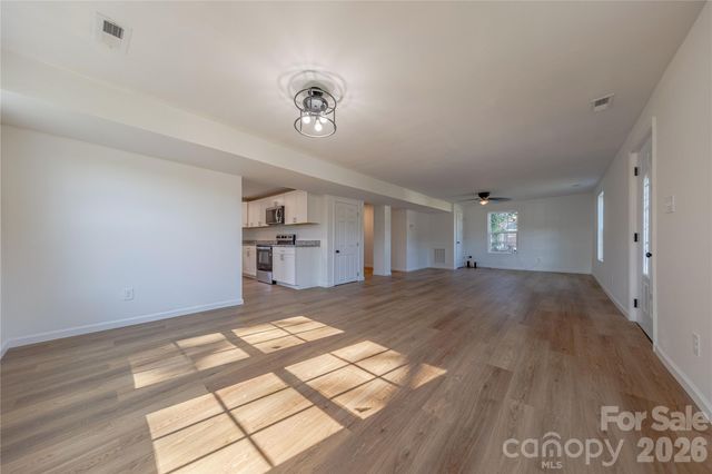 214 E Washington Avenue, Bessemer City, NC 28016