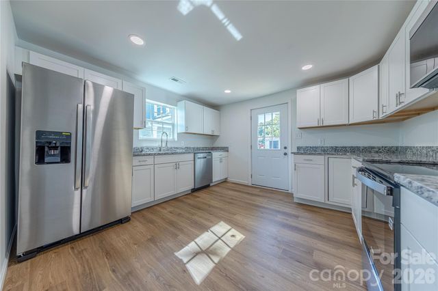214 E Washington Avenue, Bessemer City, NC 28016