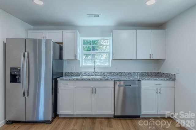 214 E Washington Avenue, Bessemer City, NC 28016