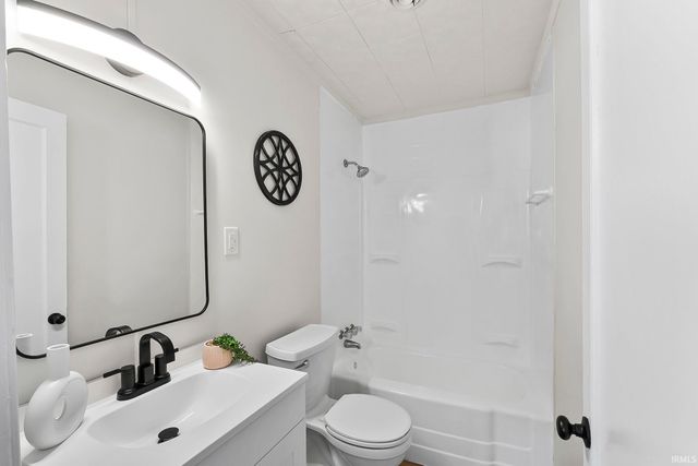 2054 Pauline Street, Fort Wayne, IN 46802