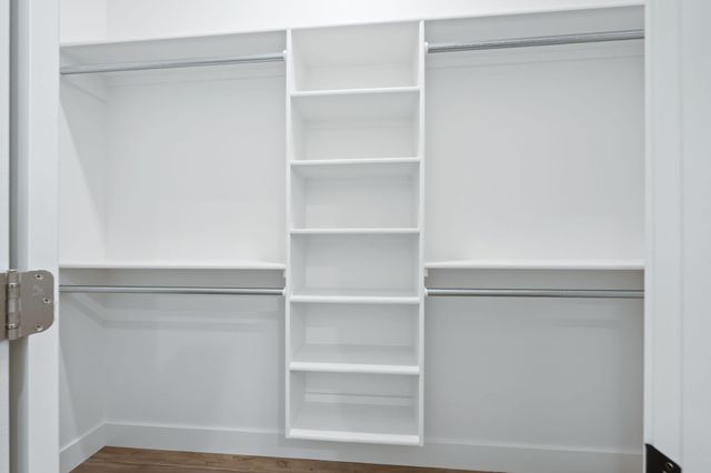 713 E Elmwood St, Park City, KS 67147