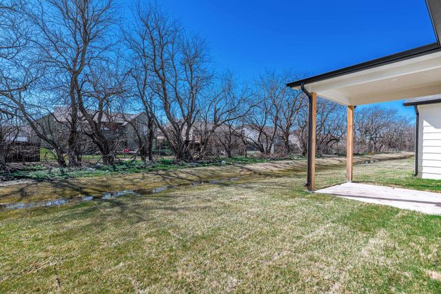 713 E Elmwood St, Park City, KS 67147