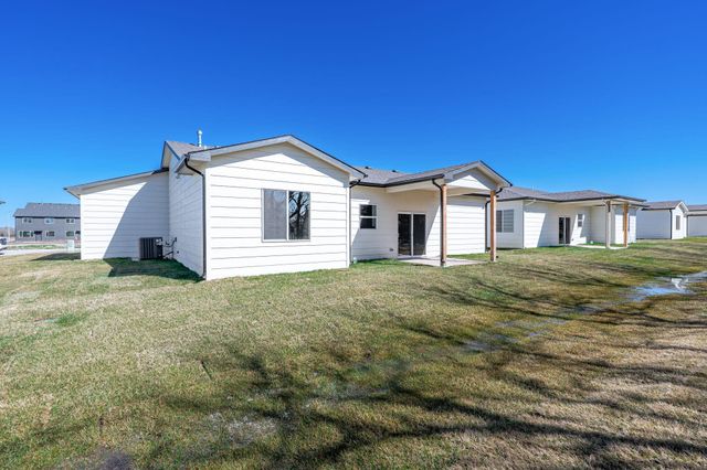 713 E Elmwood St, Park City, KS 67147