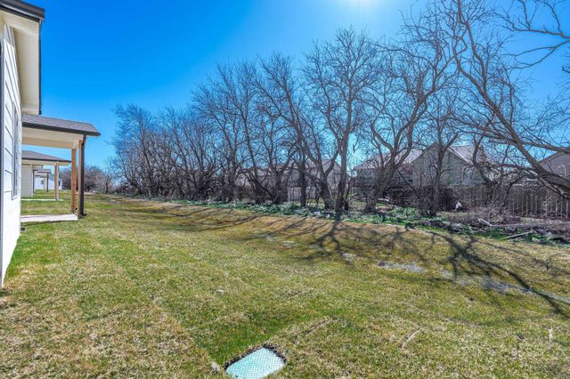 713 E Elmwood St, Park City, KS 67147