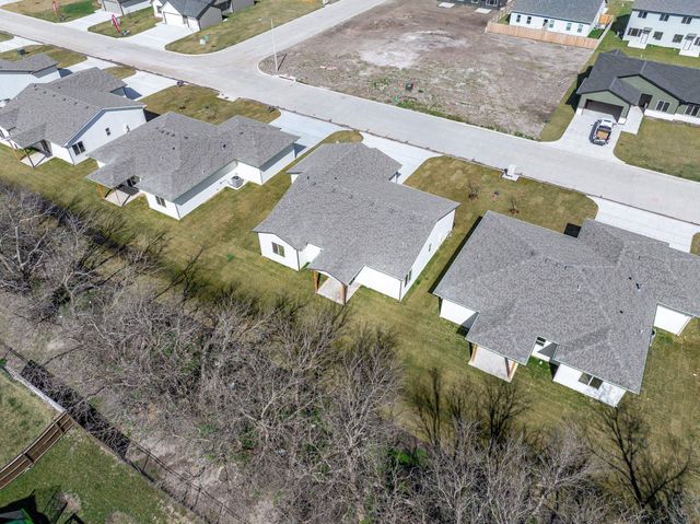 713 E Elmwood St, Park City, KS 67147