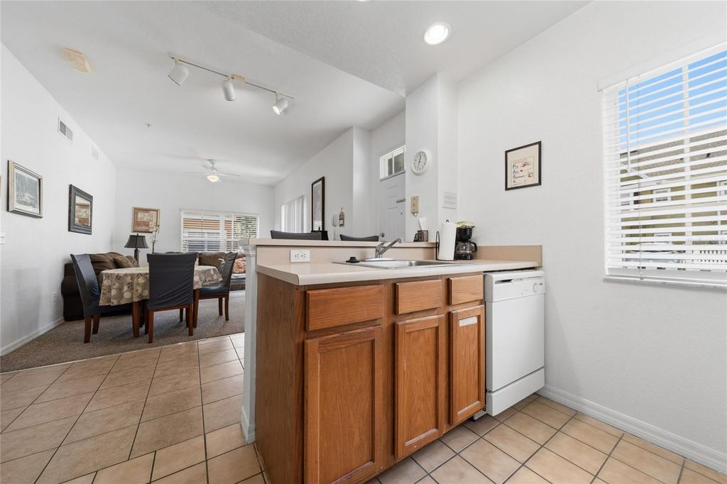 Image 11 of property listing at 2270 SAN VITAL DRIVE 107, Kissimmee, FL 34741