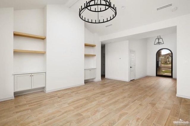 2080 Eagle Landing Drive, Edinburg, TX 78542