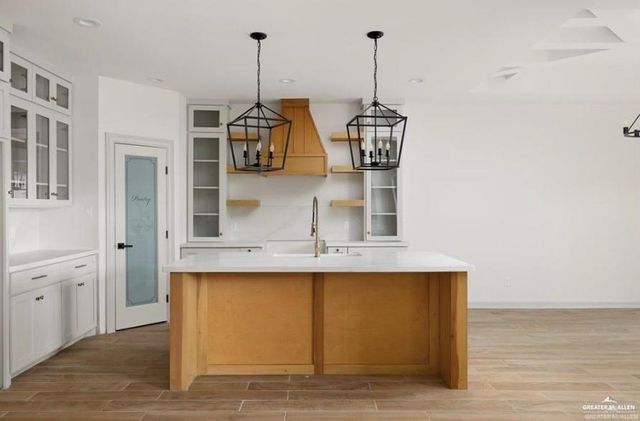 2080 Eagle Landing Drive, Edinburg, TX 78542