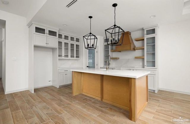 2080 Eagle Landing Drive, Edinburg, TX 78542