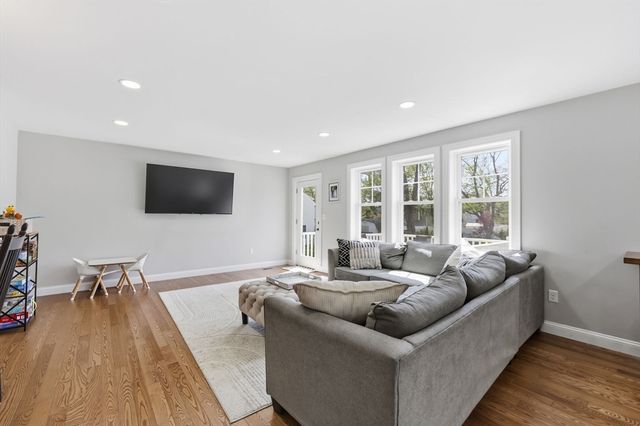 59 Castine St, Worcester, MA 01606