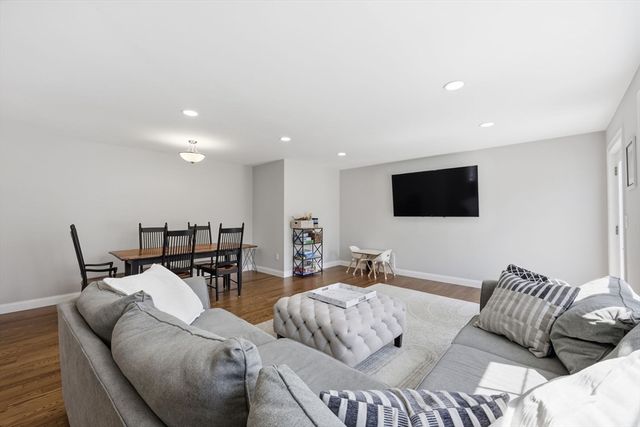 59 Castine St, Worcester, MA 01606
